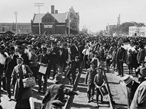 Political Parties: Happy crowd that came out to listen to Republican