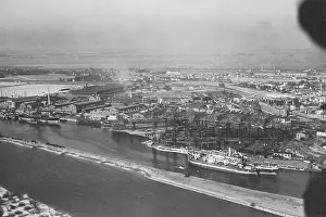 Weser: Part of the harbour and facilities of Weser River dock