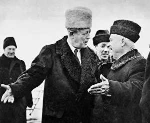 Khruschev: Harold Macmillan and Nikita Khrushchev