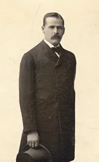 Sundance: Harry Longabaugh, alias Sundance Kid, three-quarter length p