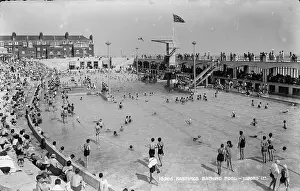 Sunbathers: Hastings Bathing Pool - Judges LB