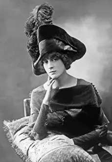 Musketeer: Hat fashion, 1911