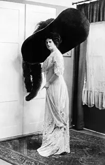 Opulent: Hat fashion, 1911