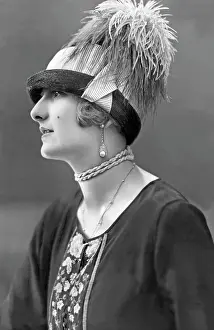Choker: Hat fashion, 1925