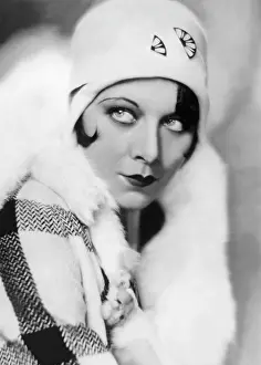 Cloche: Hat fashion, 1930s