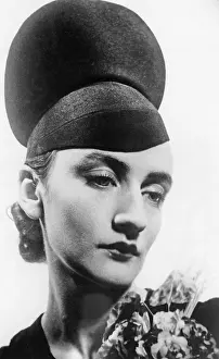Extravagant: Hat fashion, 1930s
