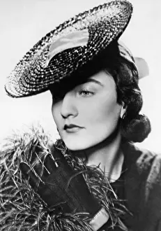 Trendy: Hat fashion, 1938