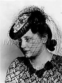 Jaunty: HAT WITH VEIL 1940S