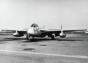 L Air: de Havilland DH-100 Vampire