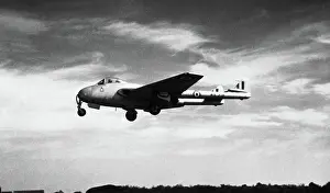 Dh 100: de Havilland DH-100 Vampire