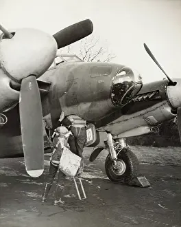 Life Jackets: de Havilland DH-98 Mosquito