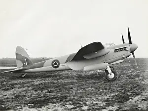 Sqdn: de Havilland DH-98 Mosquito B-9
