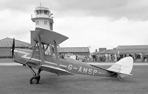 Luton: de Havilland DH.82A Tiger Moth G-ANSP