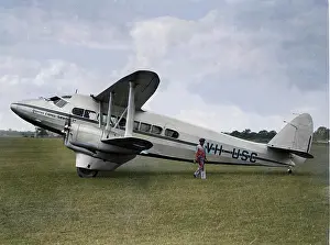 Dh86: De Havilland DH86 Dragon Express (side view, (running-u?