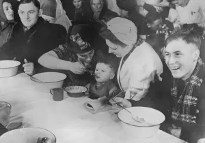 Emigrant: Having a meal during the resettlement of the Lithuania