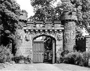 Hawarden: HAWARDEN CASTLE GATES
