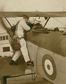 Gatwick: A Hawker Hart and crew of the RAFVR at Gatwick