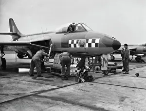 Weaponmilitary: Hawker Hunter