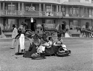 Hawkers: Hawkers (Women)