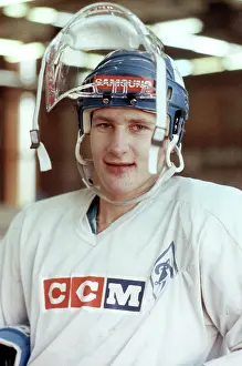 Promising: HC Dynamo Moscow forward Alexei Kovalev, 1991