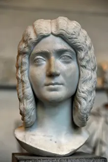 Glyptothek: Head of woman. About 200 AD