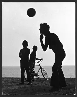 Header: HEADER SILHOUETTE