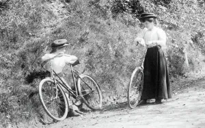 Headley: Headley, Cyclists in Oyster Lane 1906