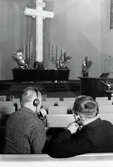 Deafness: Headphones for deaf congregation