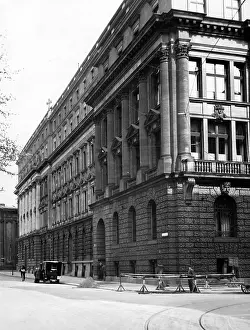 Dresdner: Headquarters of the Dresdner Bank in Berlin, 1931