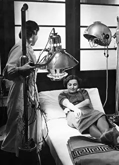 Warmth: Heat lamp therapy, 1943