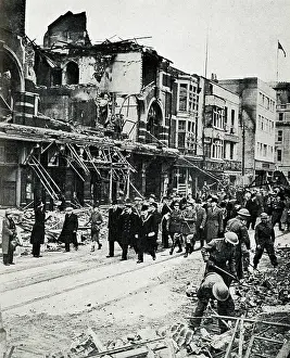 Clearing: Heavy night attack on Southampton, WW2
