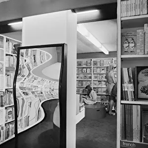 Curvy: Heffer's Children's Bookshop