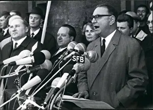 Governing: Heinrich Albertz speaks at new start demonstration, Berlin