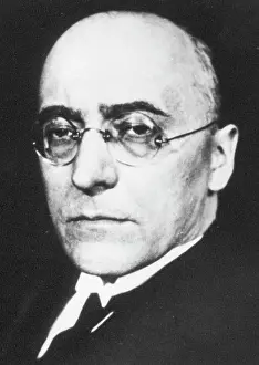 Bruening: Heinrich Bruening, 1932