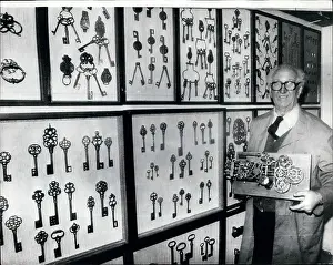Intimate: Heinrich Pankofer with large key collection, Munich