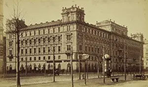 Parkways: Heinrichhof on the Ring road in Vienna