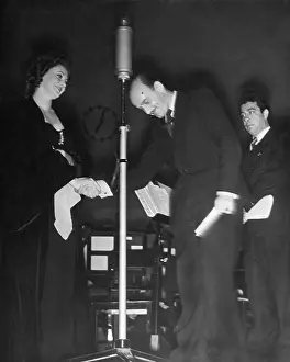 Bows: Heinz Goedicke, Zarah Leander and Lothar Bruehne, 1939