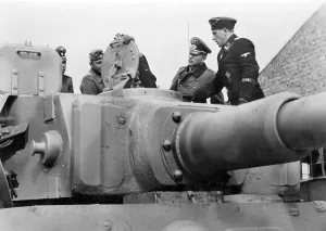 Guderian: Heinz Guderian visited a tank unit on the Eastern Front, 194