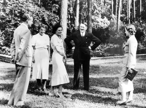 Helene: Heinz Riefenstahl, Frau Dr. Ebersberg, Leni Riefenstahl, Ado