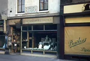 Tobacconist: Heinz Zinram's photography studio, Baker Street, London