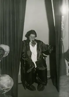 Ectoplasm: Helen Duncan emitting ?ectoplasm? from her mouth