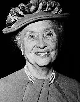 Kopfbedeckung: Helen Keller