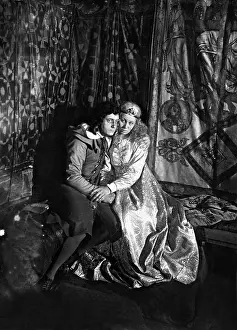 Helene: Helene Thimig and Carl Clewing in Koenige, 1917