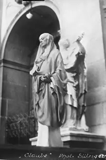 Domplatz: Helene Thimig as Faith 1932