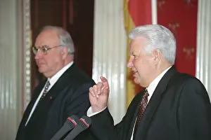Kohl: Helmut Kohl on visit to Russia, 1996