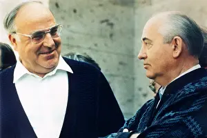 Udssr: Helmut Kohl visits Caucasus
