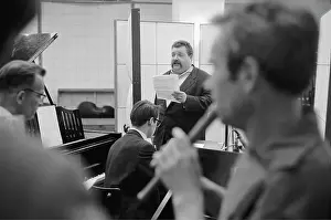 Qualtinger: Helmut Qualtinger at a recording session
