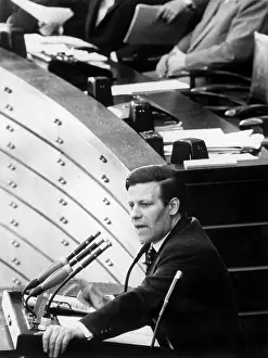 Soziale: Helmut Schmidt in the Bundestag 1958
