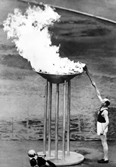 Nurmi: Helsinki 1952 - Torch Lighting
