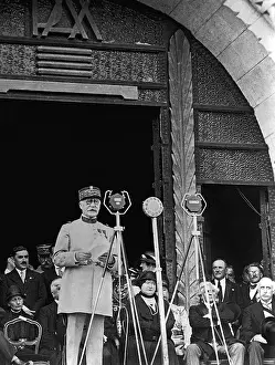Petain: Henri Philippe Petain inaugurates the monument to fallen sol